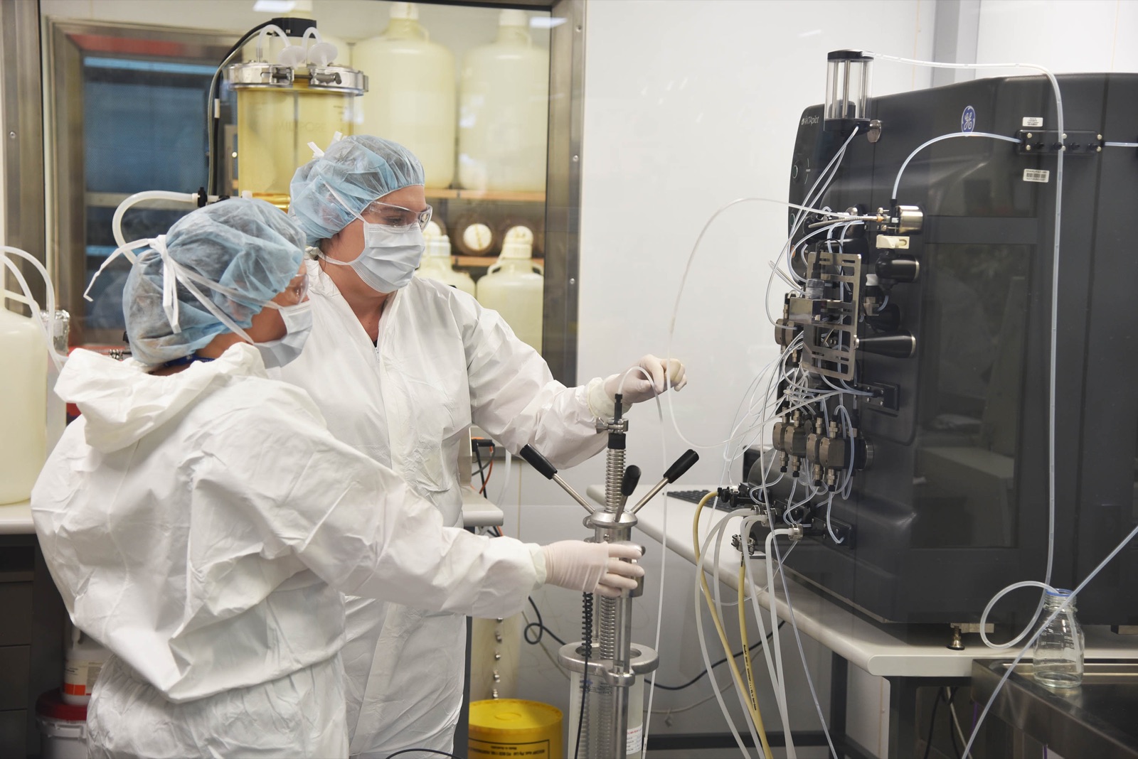 Insect cell culture in a single-use bioreactor
